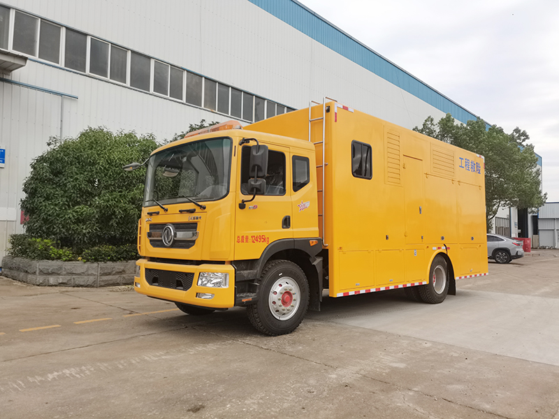 东风多利卡3000方排水车（休息室）